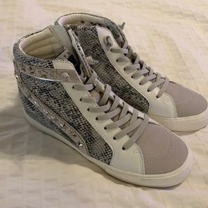NWOT Vintage Havana 7.5 High Top Snake Sneakers